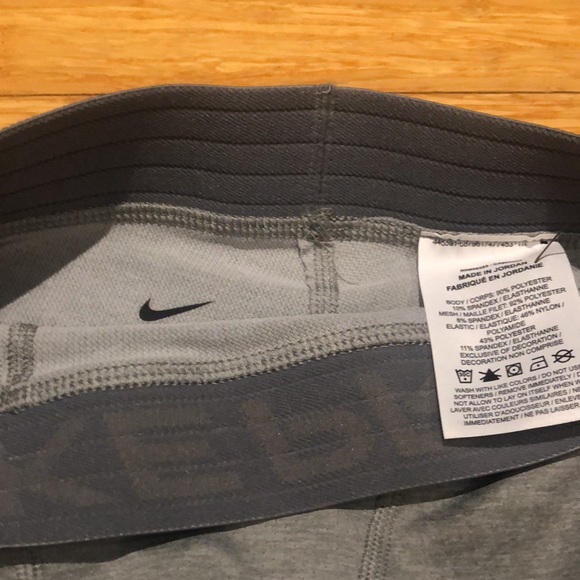 NWT NIKE PRO DRI FIT COMPRESSIONS. XS - Picture 3 of 6